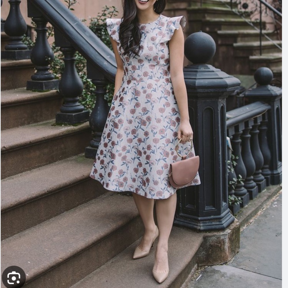 Gal Meets Glam Lola